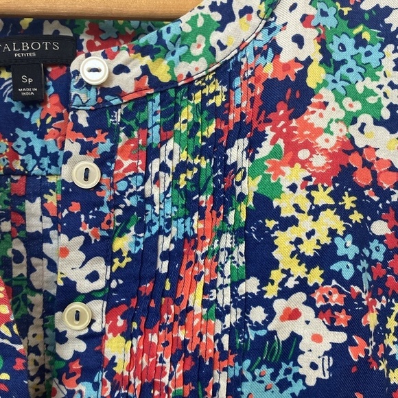 EUC Talbots 100% Cotton Bright Floral Print Blouse size Small Petite - Picture 2 of 7